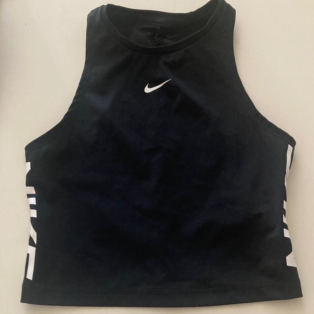 Nike Dri-Fit crop top Sz S